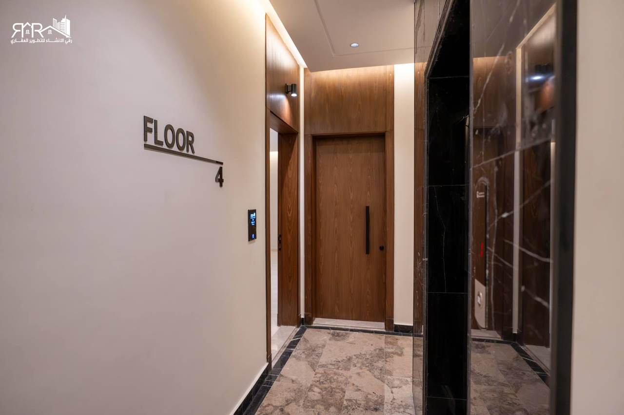 مدخل المصعد — الطابق الرابع